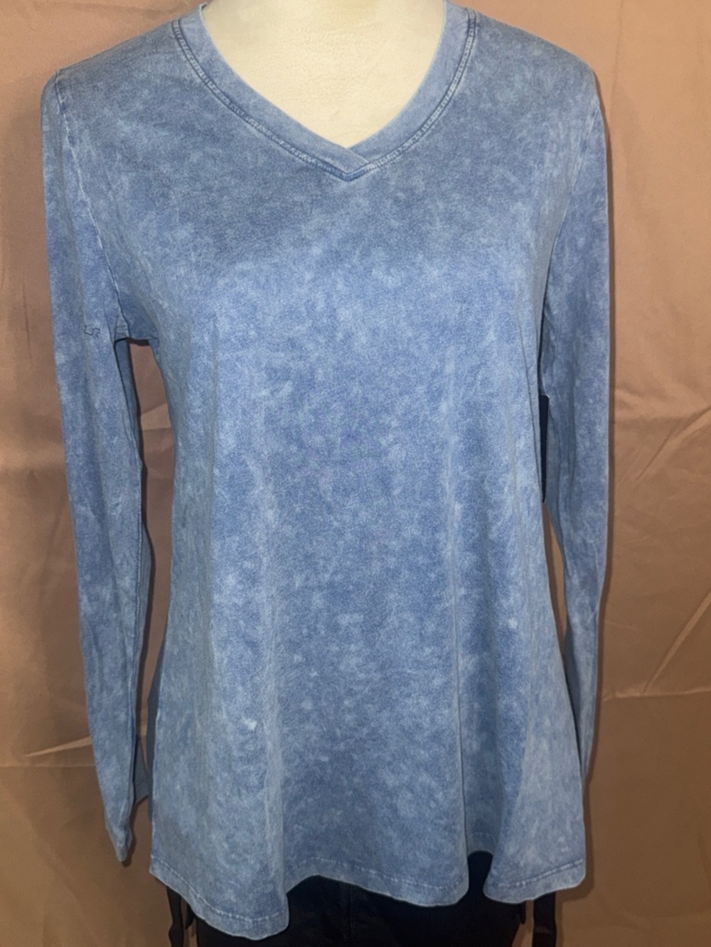 NWT Women's Bundle Of Long Sleeve Shirts Blue V-Neck and Tan Crewneck Small